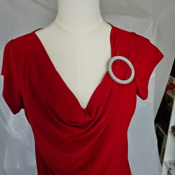 Ava & Grace Petite Red Draped Top L – Silver Shoulder Accent - Picture 4 of 5